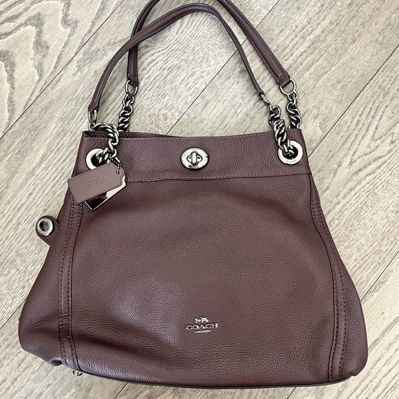 Coach Handbags - Coach Turnlock Edie Shoulder Bag